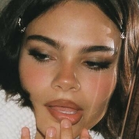 Аријана Гринблат Голе