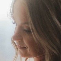 Дејзи Меј Џонс Голе