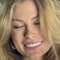 Хејли Стоун Голе