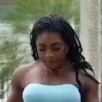 Ивон Ајви Голе