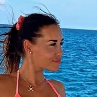 Луси Зова Голе