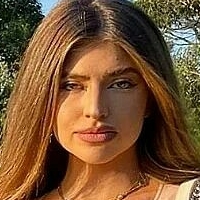 Луси Ја Голе