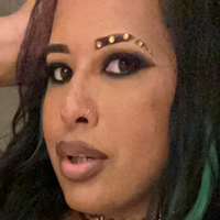 Најла Роуз Голе