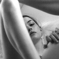 Бездушна Бића Светлости Ексклузивно Голе