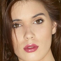 Викторија Пирл Голе