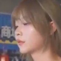 Вујер Азијско Мокрење у Тоалету и Само Исподскочеви Голе